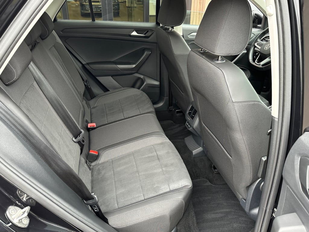 Volkswagen T-roc 1.5 tsi 150pk dsg style | iq light | navi | carplay | adap