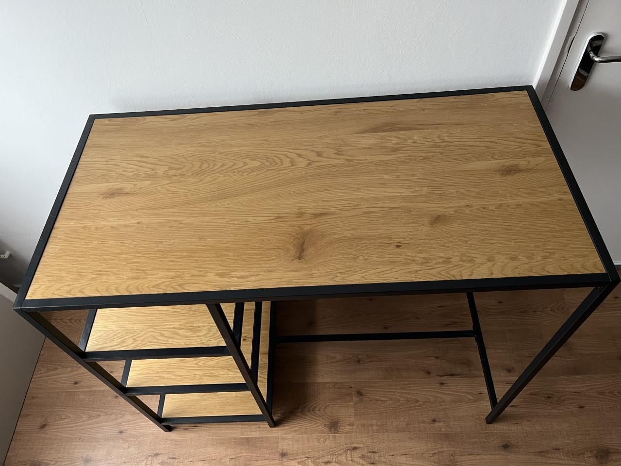 Bartafel met barstoel