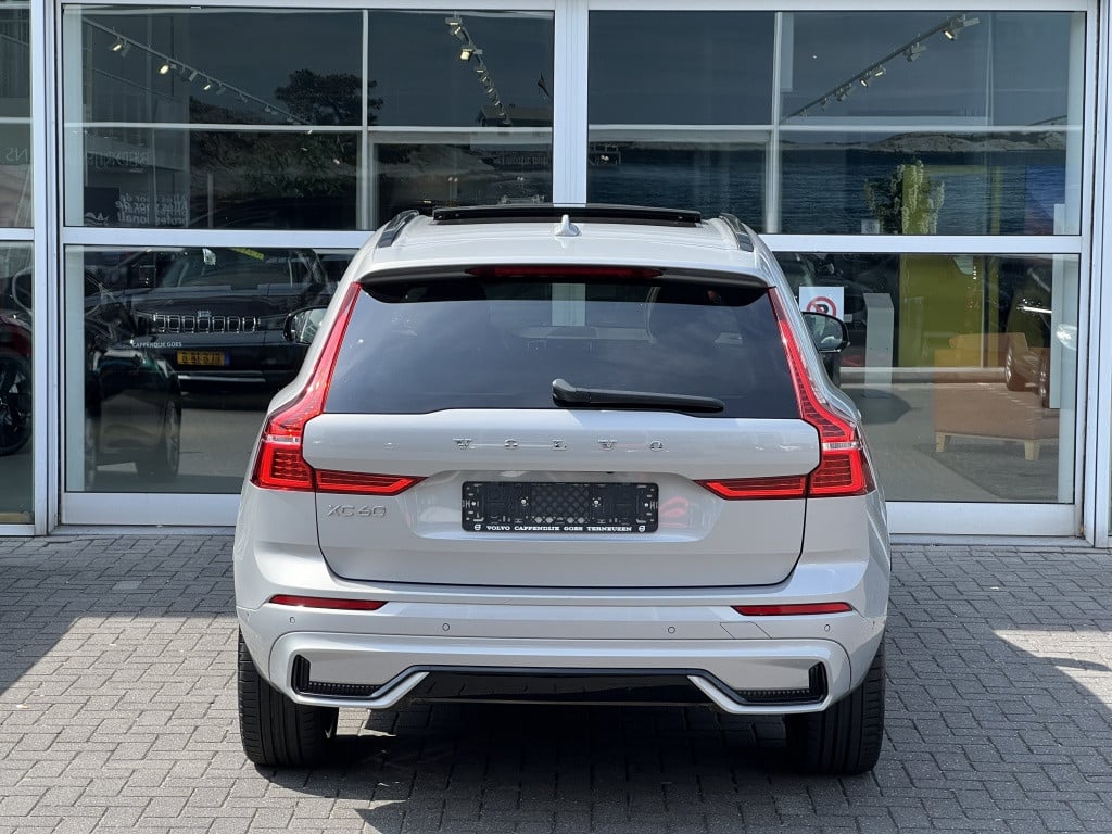 Volvo XC60 t6 340pk recharge r-design| luchtvering| panodak| adap.cruise| 3