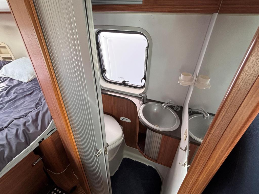 Adria Onbekend twin 2.3 d 600 sp buscamper| luifel| keuken|toilet