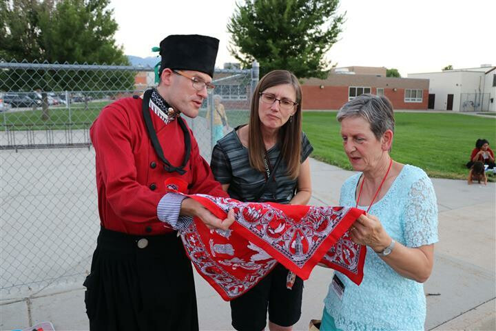 Zakdoek, bandana, mouchoir, foulard €.5,00 p.st. Nr.01 met bloemmotief,