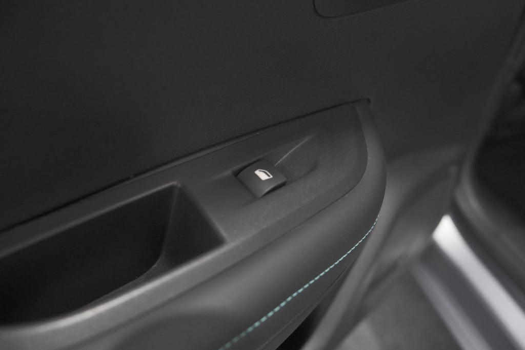 Peugeot E-2008 ev allure pack 50 kwh | 3 fase laadfunctie | camera | naviga