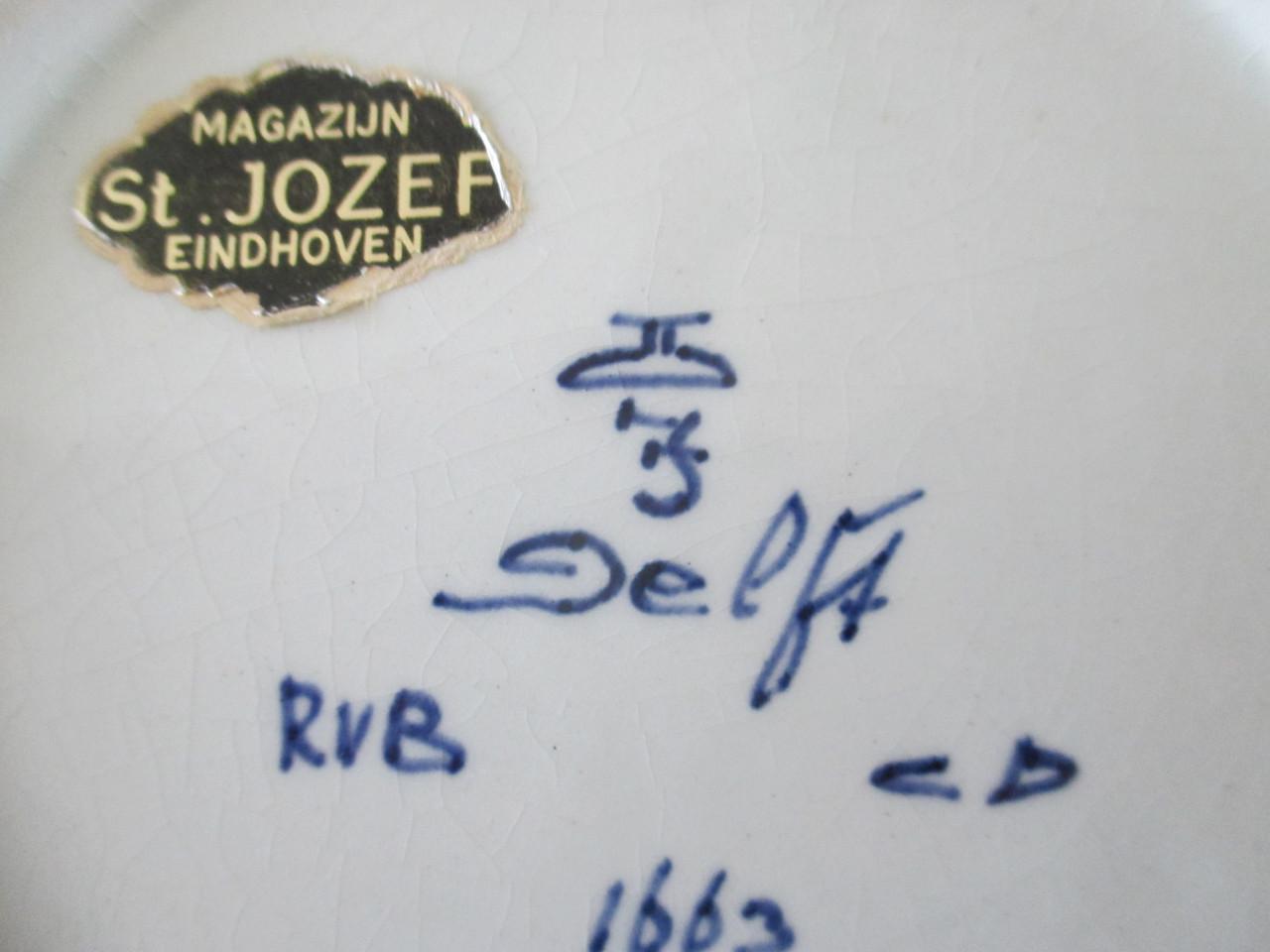 Mooi Gelobd Delftsblauw Bord  ( De Porceleyne Fles )