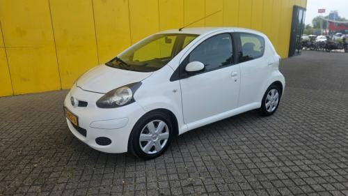 Toyota Aygo 1.0 comfort navigator / nl auto / nap