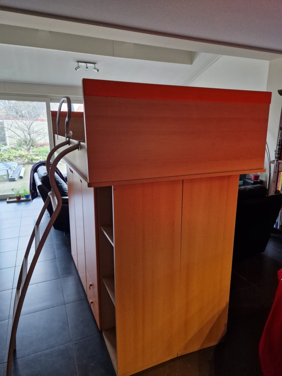 Hoogslaper met kasten