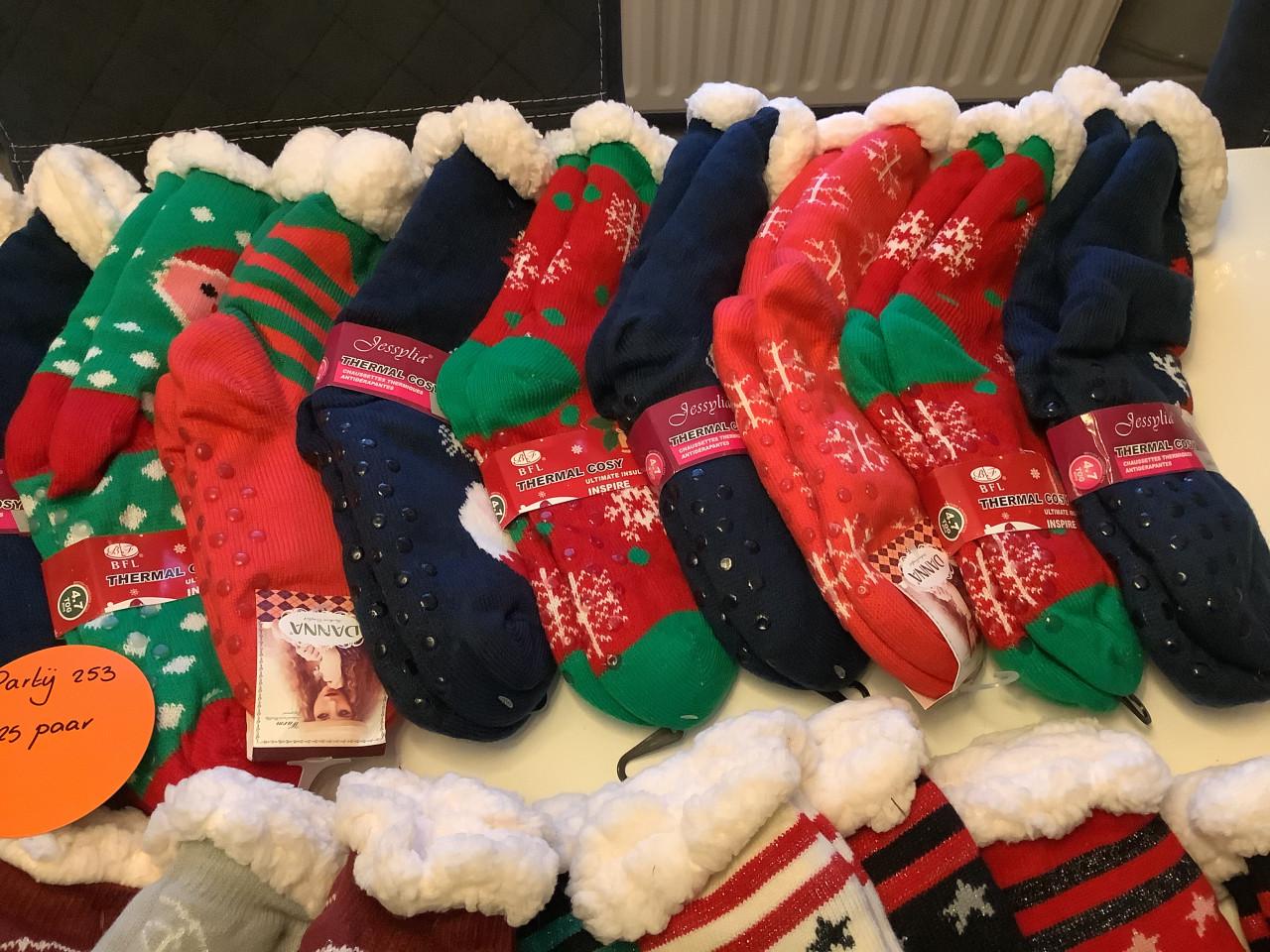 Partij leuke fluffy sokken. (Partij 253)