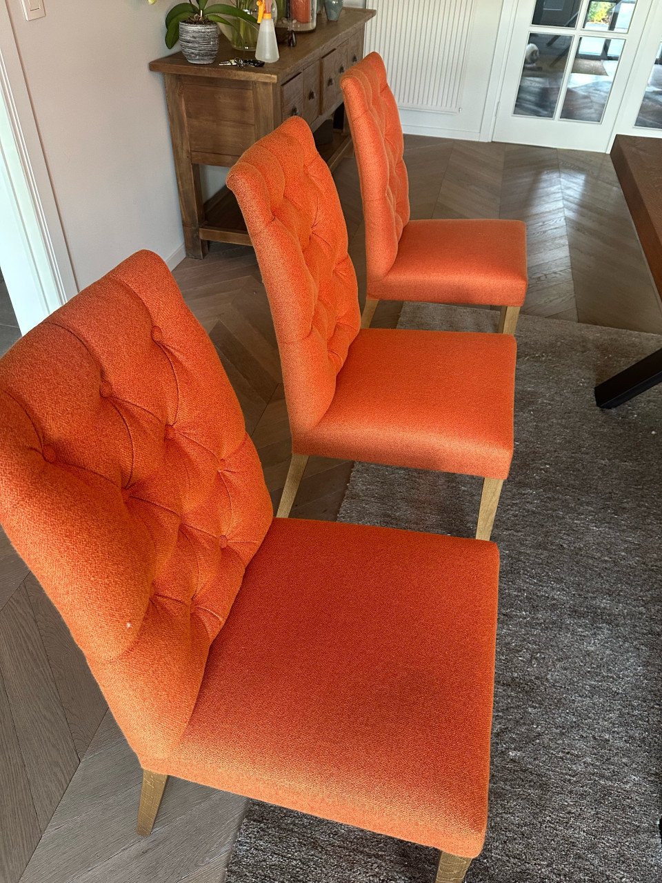 Zeer nette eettafel met 6 stoelen
