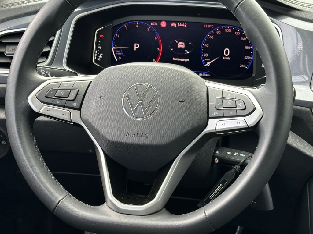 Volkswagen T-roc 1.5 tsi 150pk dsg style | trekhaak | navi | iq light | ada