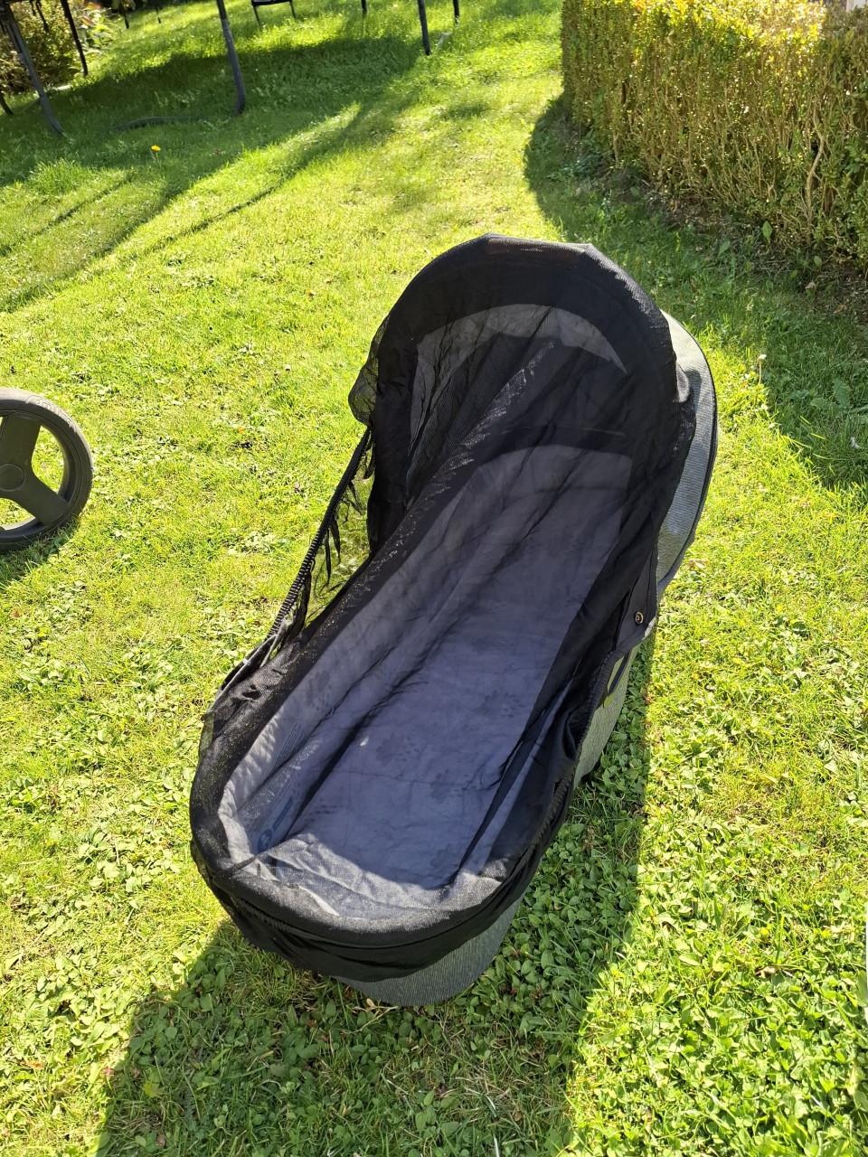 Duo kinderwagen - merk: JEDO, zeer netjes!