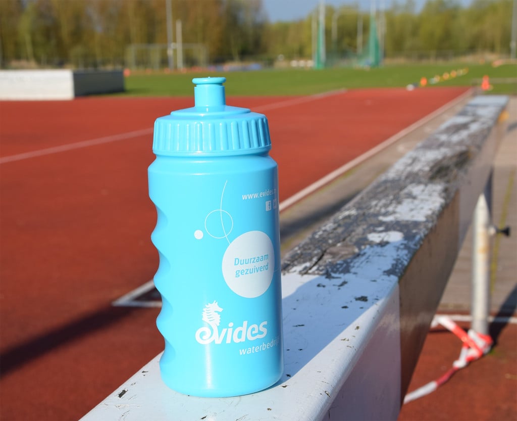Evides drinkwater bidon winnen? Kom ballengooien in Wemeldinge Zat 6 sept