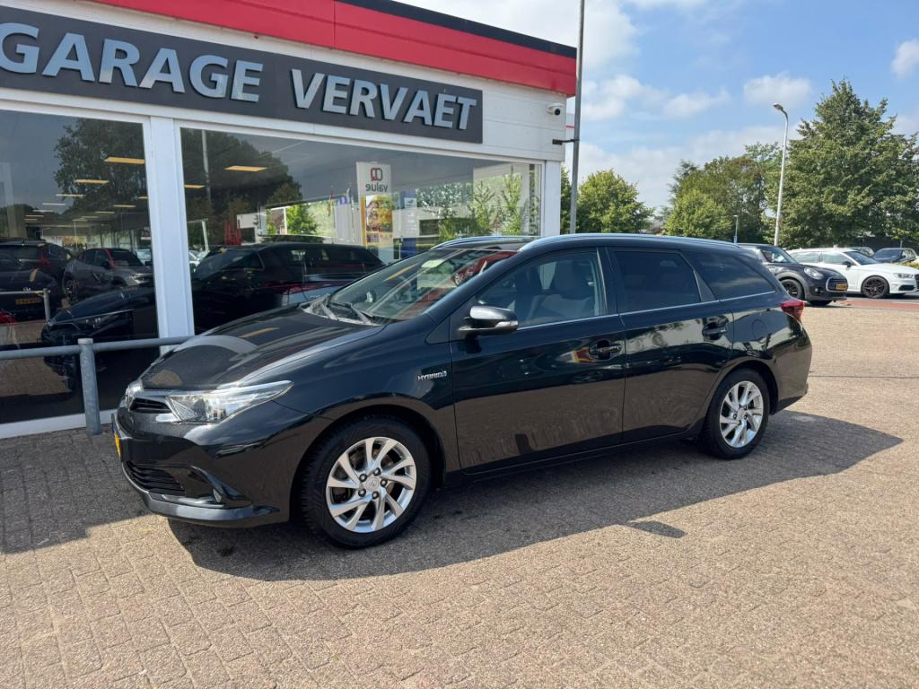 Toyota Auris touring sports 1.8 hybrid lease