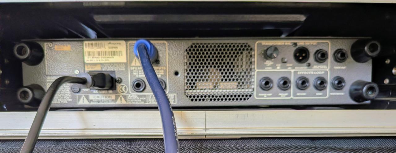 Professionele Ampeg basgitaar installatie