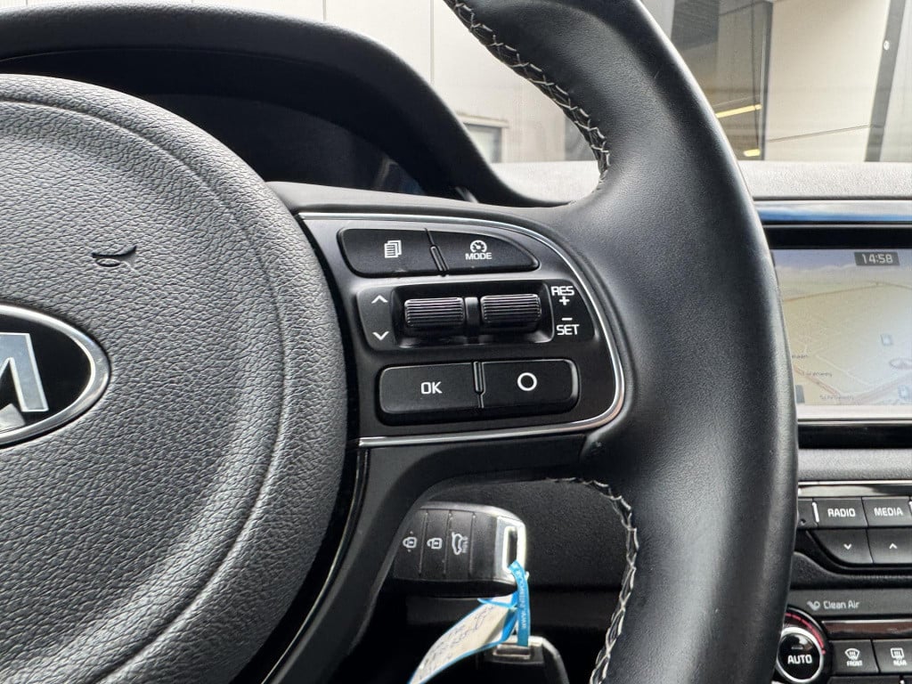 Kia Niro 1.6 gdi hybrid first edition | trekhaak | navigatie | camera | app