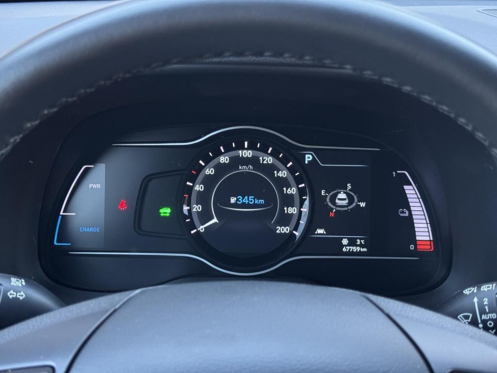 Hyundai Kona ev fashion 64 kwh soh 96%, 3-fase lader