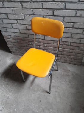 Diverse stoelen. v.a.€ 2,00 - € 5,00