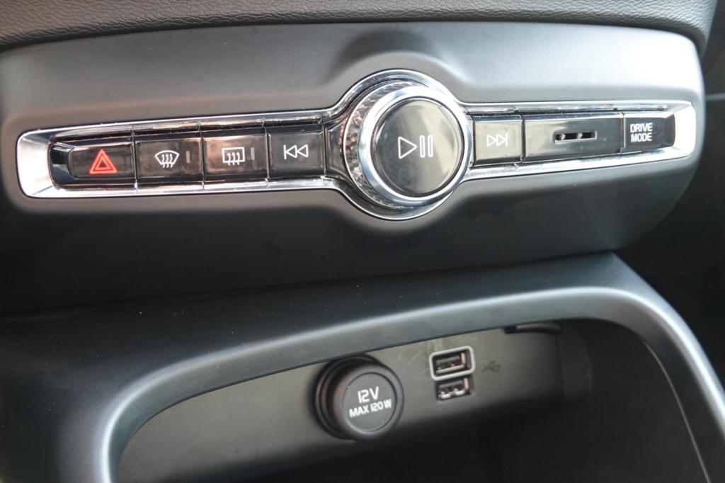 Volvo XC40 1.5 t5 recharge business pro