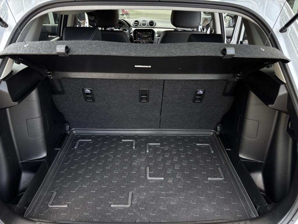 Suzuki Vitara 1.4 boosterjet style smart hybrid