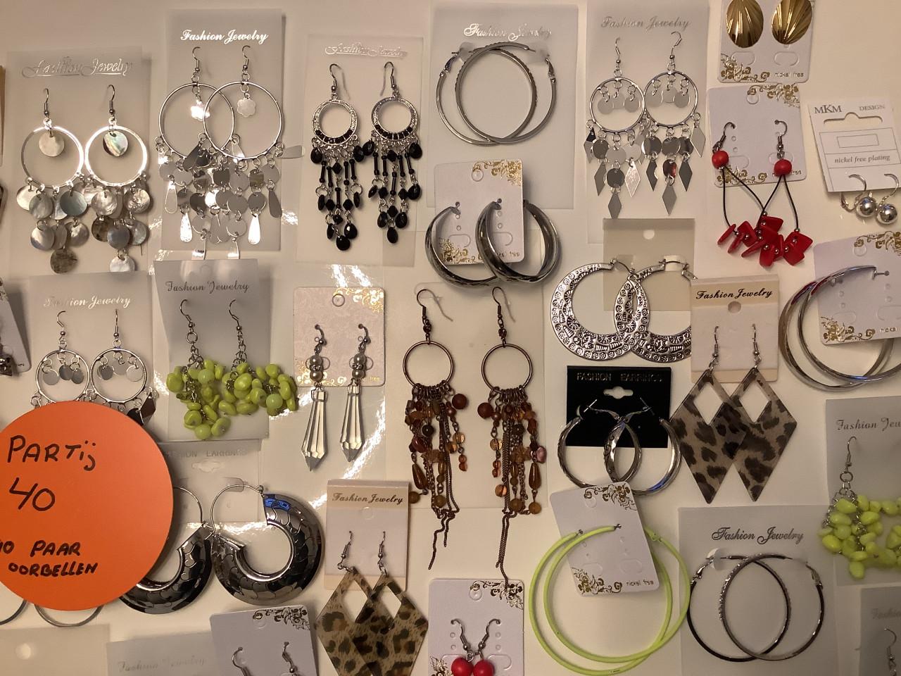 Partij prachtige oorbellen. (Partij 40)