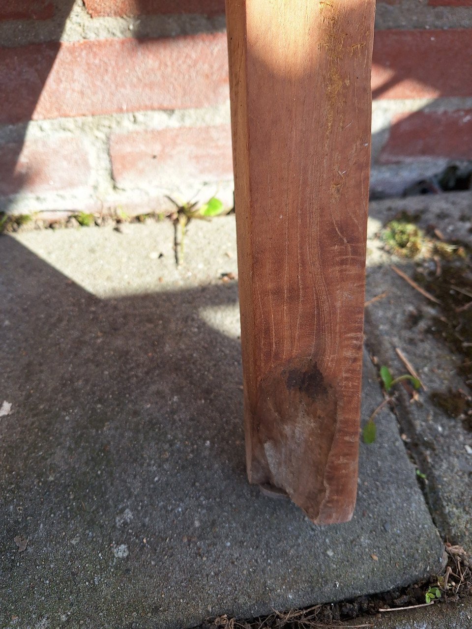 Stevig houten tafeltje