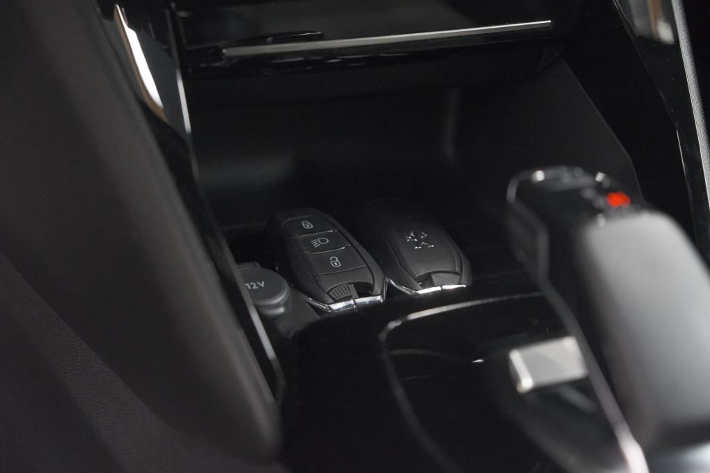 Peugeot E-2008 ev gt pack 50 kwh | panoramadak | camera | adaptieve cruise 