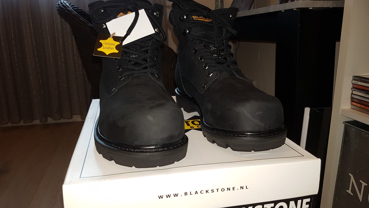 Blackstone werkschoenen stalen neus maat43 zwart.