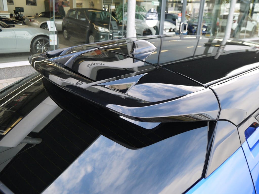 Toyota C-hr 1.8 hybrid bi-tone|dealeronderhouden|rijklaar