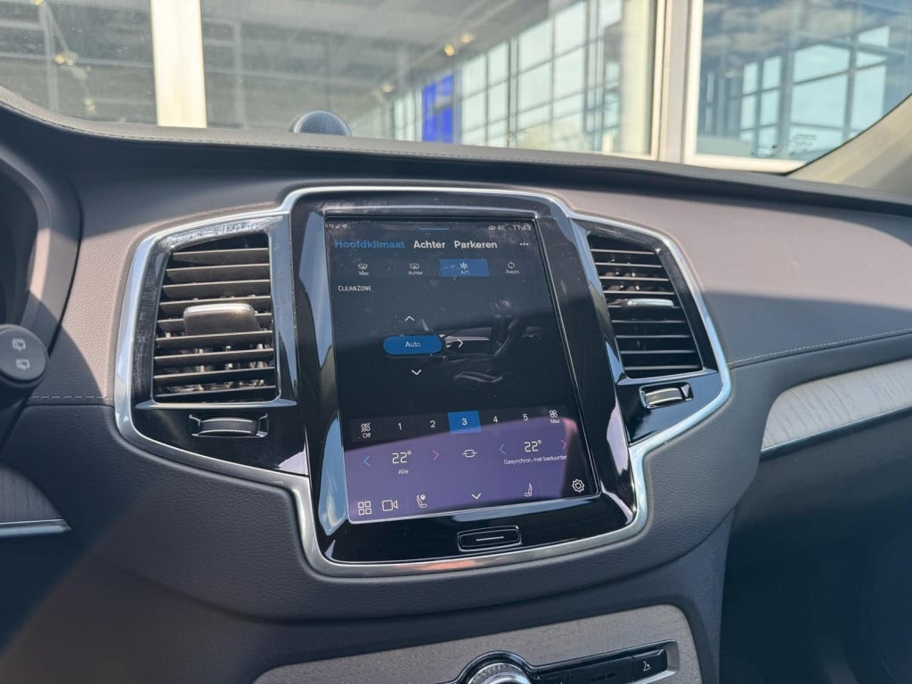 Volvo XC90 t8 455pk recharge ultra dark| full options!! b&w | luchtvering