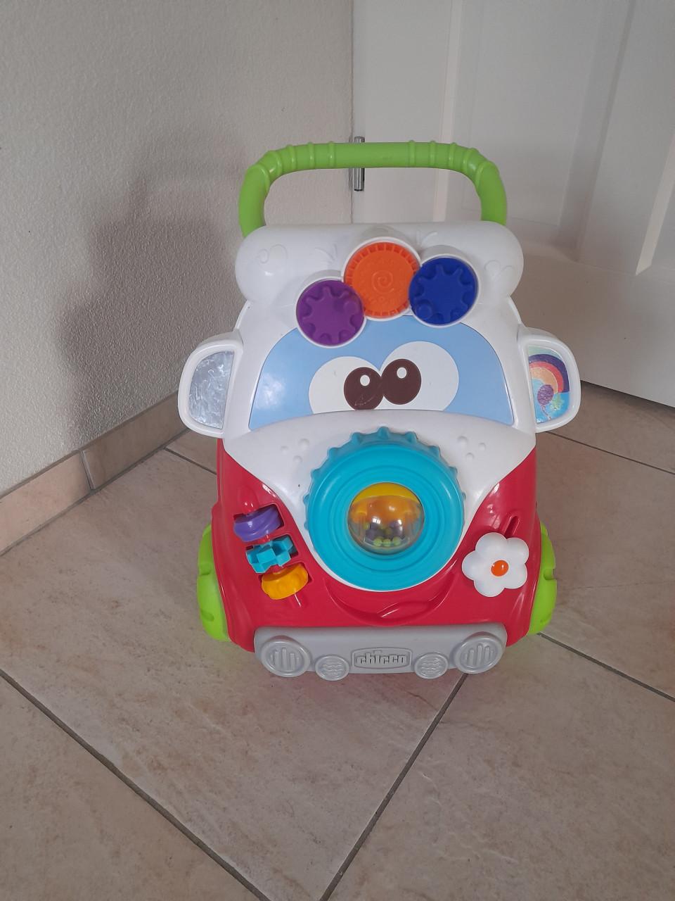 Baby walker ( in goede nette staat )