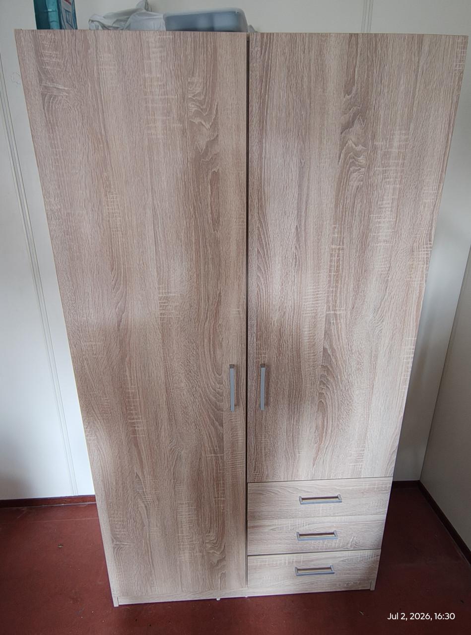 Closet free to pick up!!
