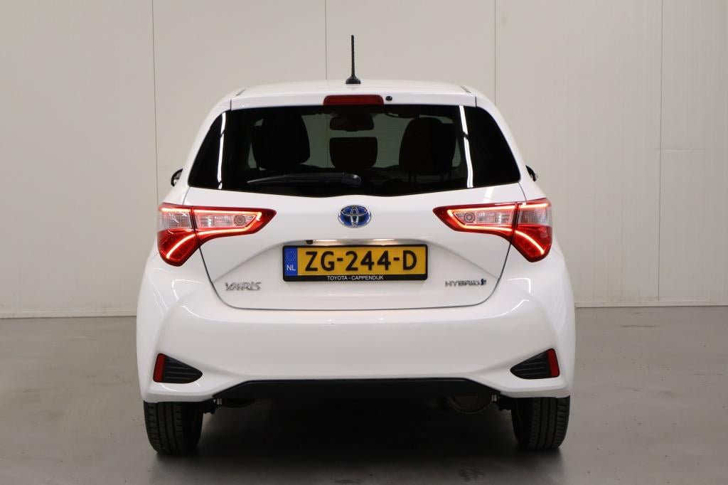 Toyota Yaris 1.5 hybrid dynamic| camera| cruise| climate