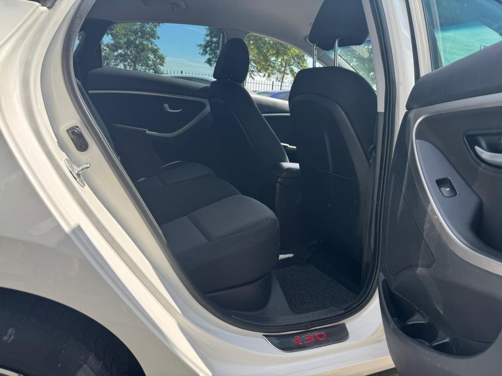 Hyundai I 30 blue 1.6 gdi i-vision redline * airco * nieuwe apk * camera * 