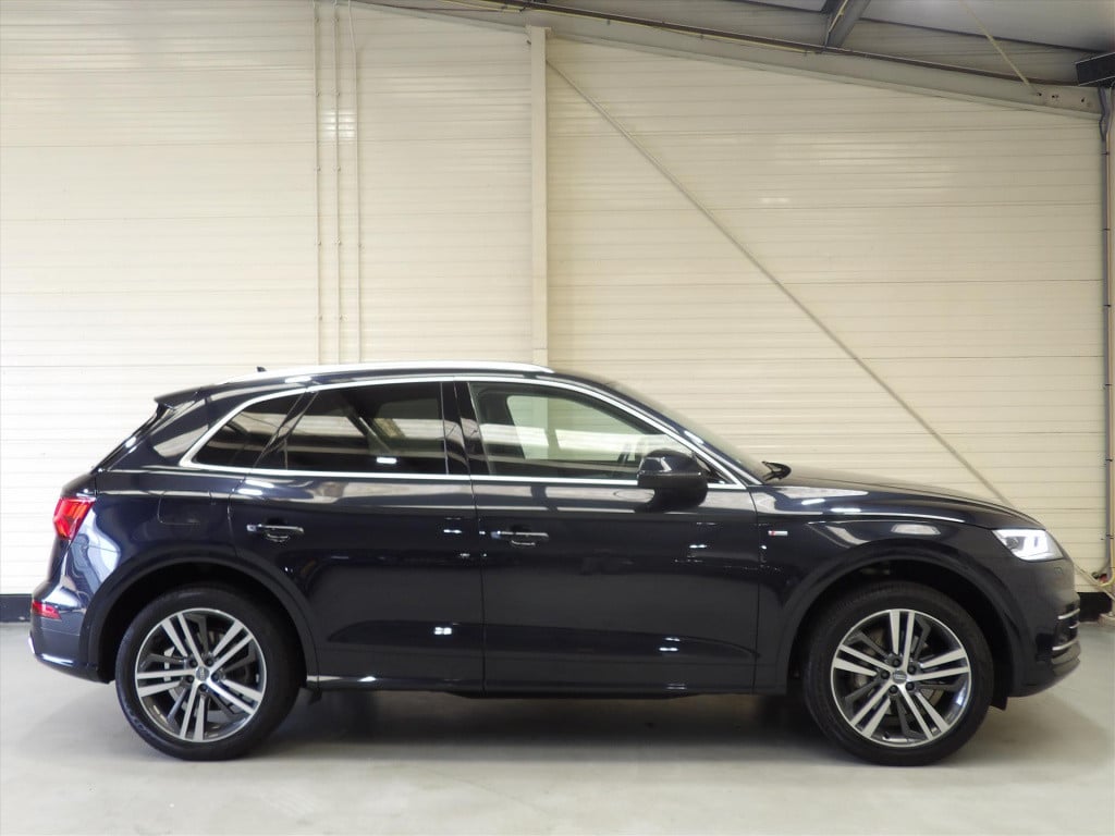 Audi Q5 55 tfsi e quattro 367pk s tronic competition