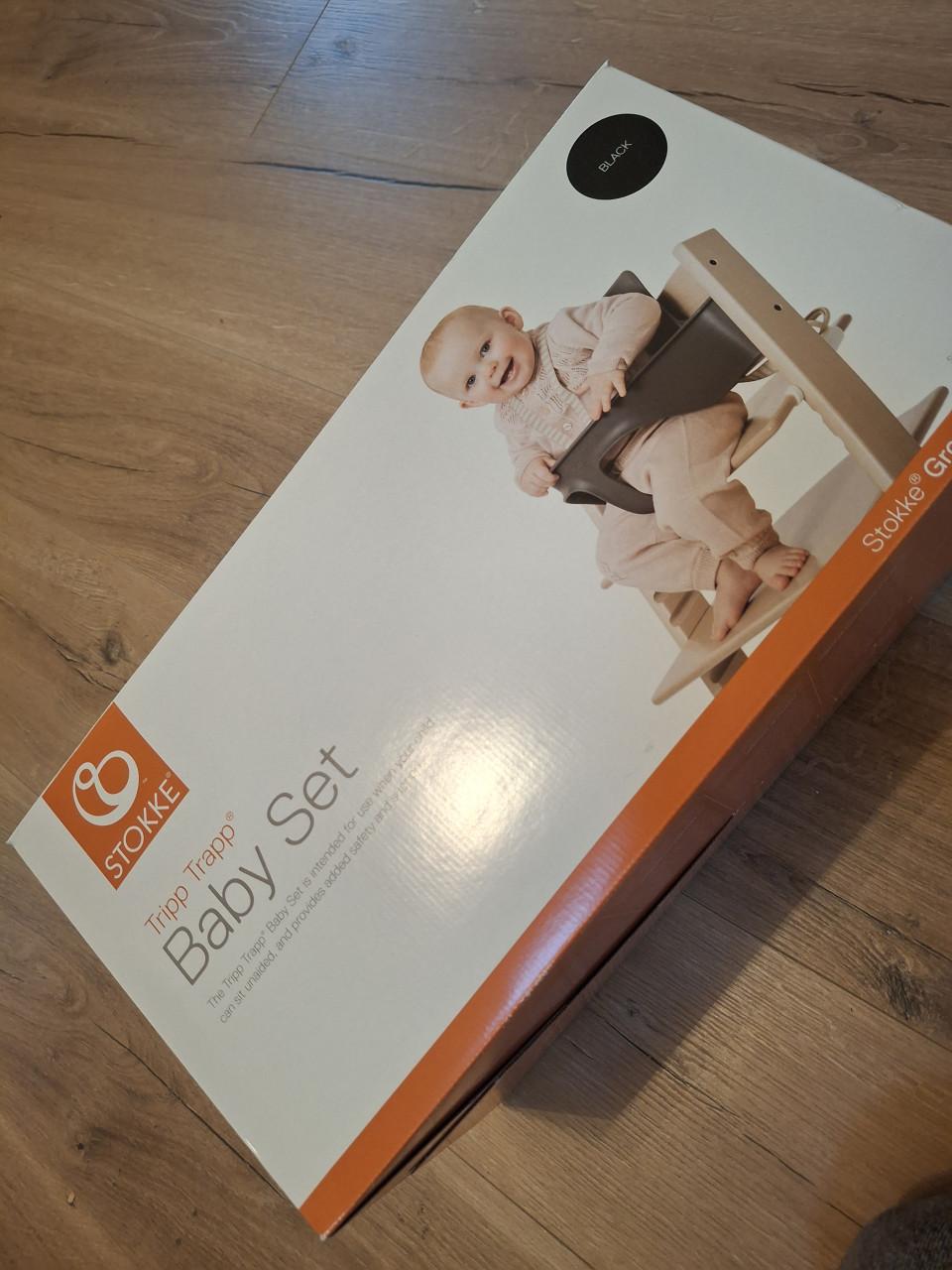 Stokke tripp trapp babyset zwart incl kussen en riempjes