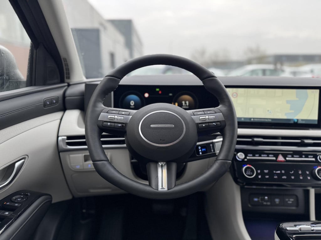 Hyundai Tucson Hybrid 1.6 t-gdi hev premium light grey interior