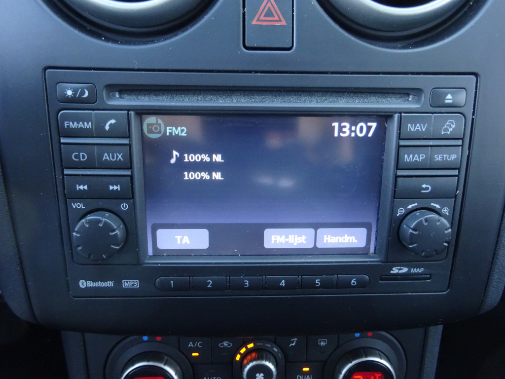 Nissan Qashqai 1.6 connect edition climate control / camera / trekhaak / lm
