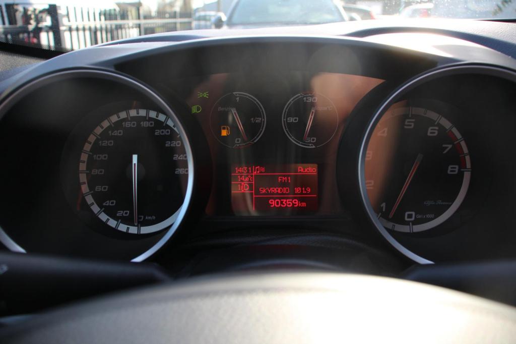 Alfa Romeo Giulietta 1.4 turbo super- sportiva - leer/alcantara - stoelverw