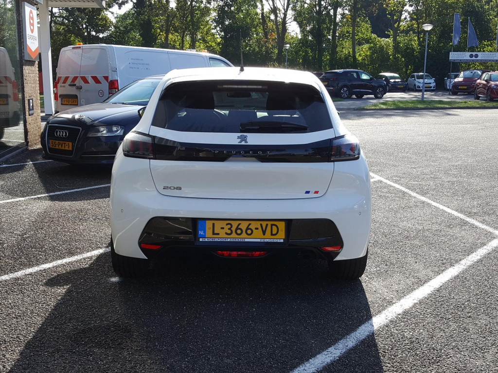 Peugeot 208 allure 1.2 pt-100pk navigatie | apple carplay & android auto | 