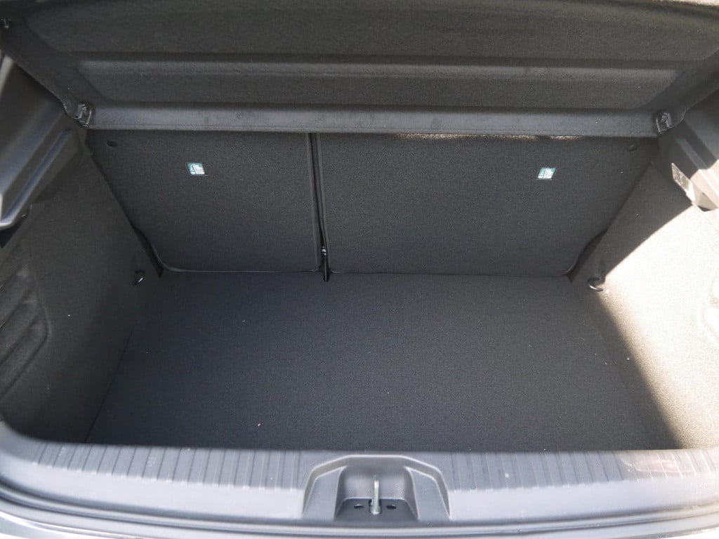 Mitsubishi Colt 1.6 hev intense+