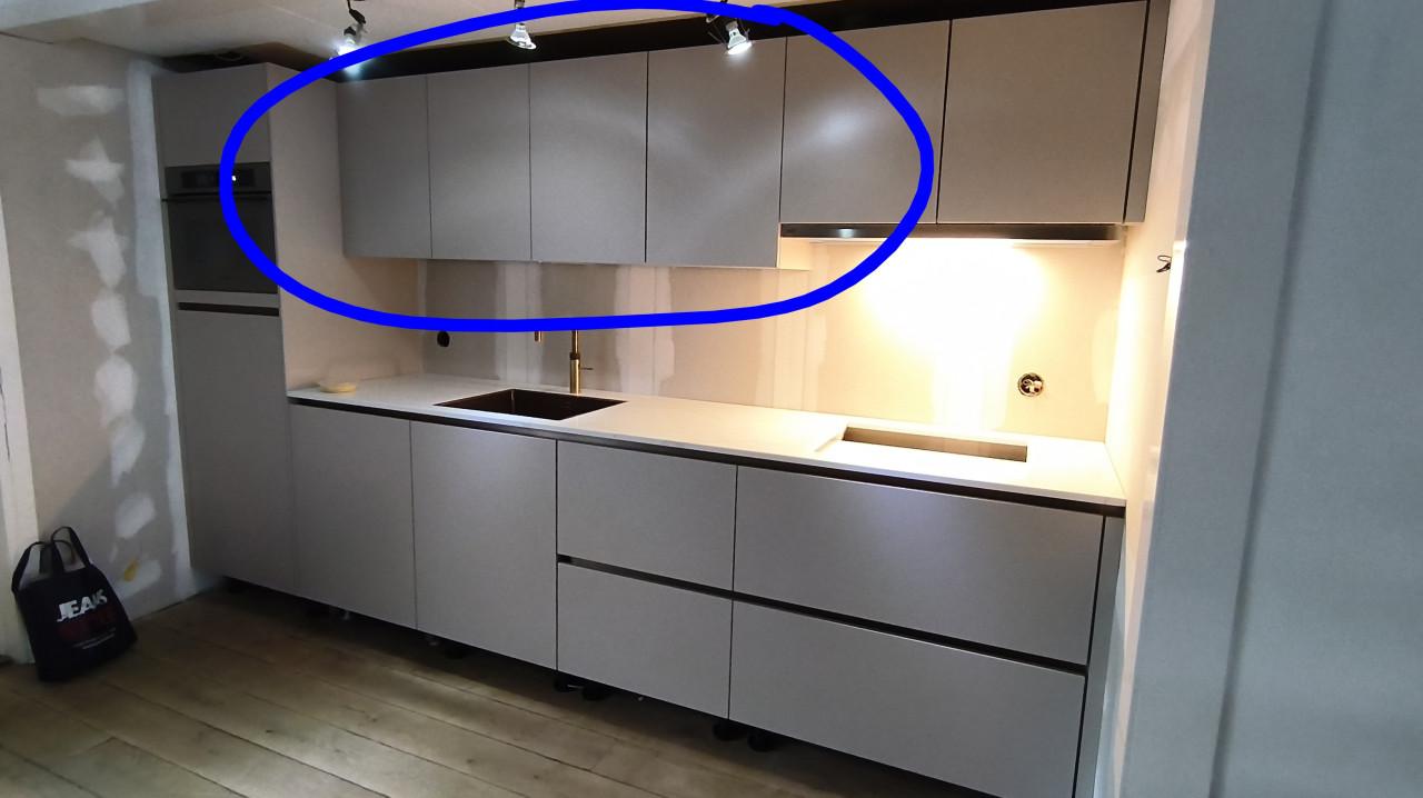 Nieuwe keuken bovenkasten