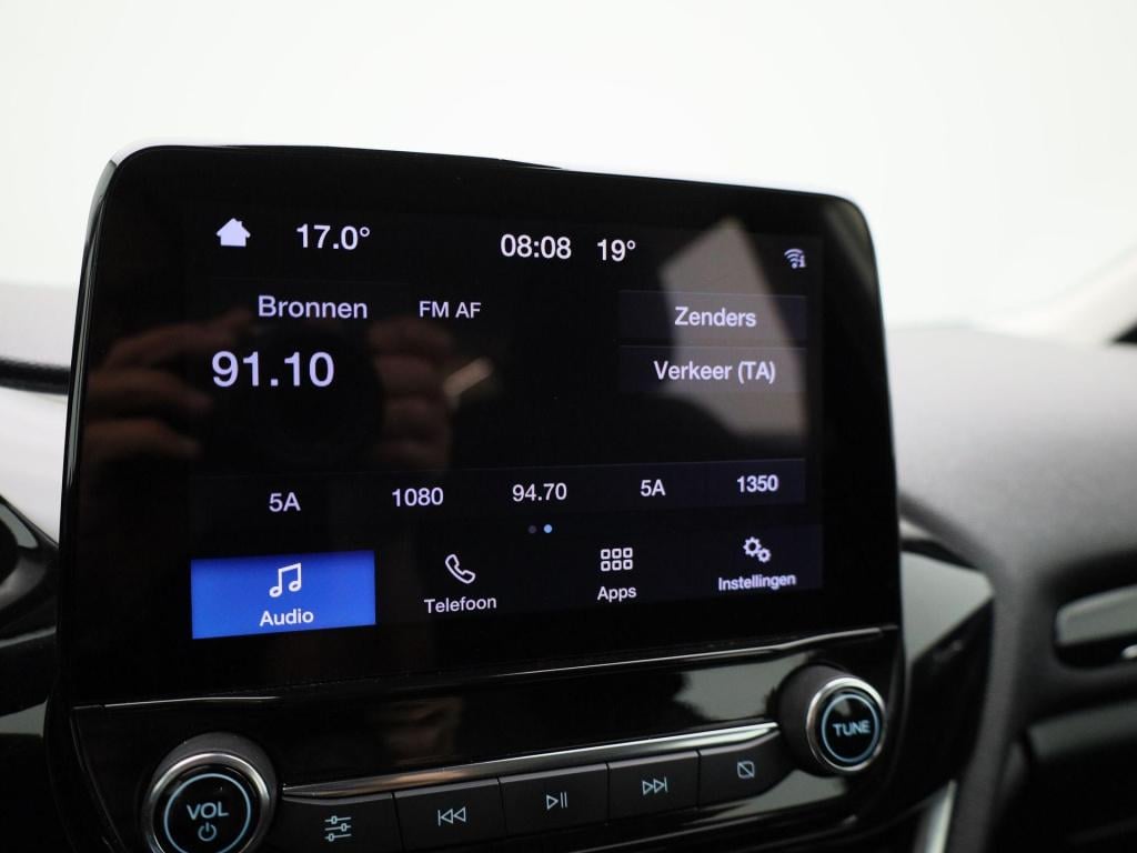 Ford Fiesta 1.0 ecoboost hybrid titanium | parkeer sensoren | cruise contro