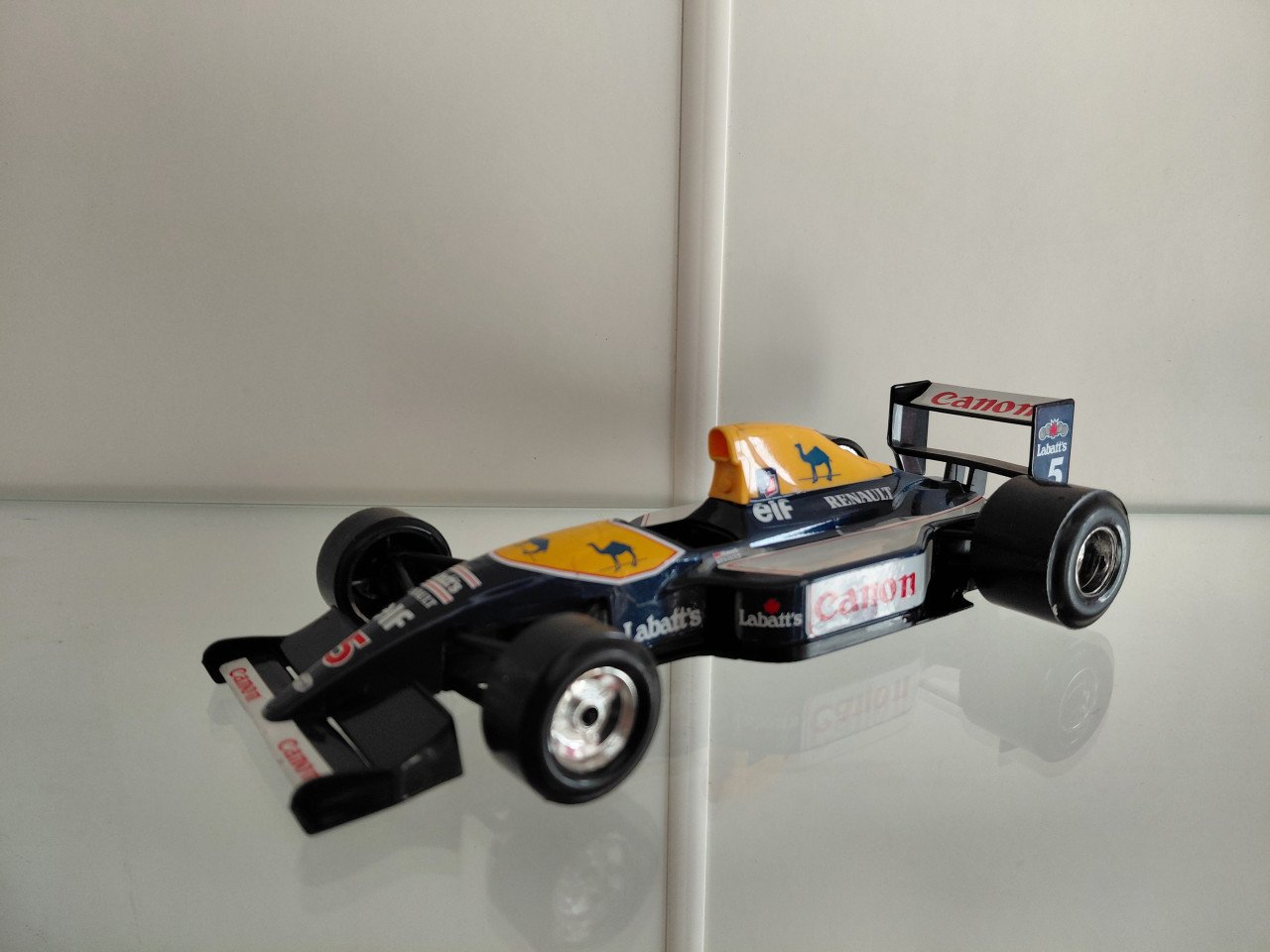 Formule 1auto's  Burago schaal 1:24 6 stuks