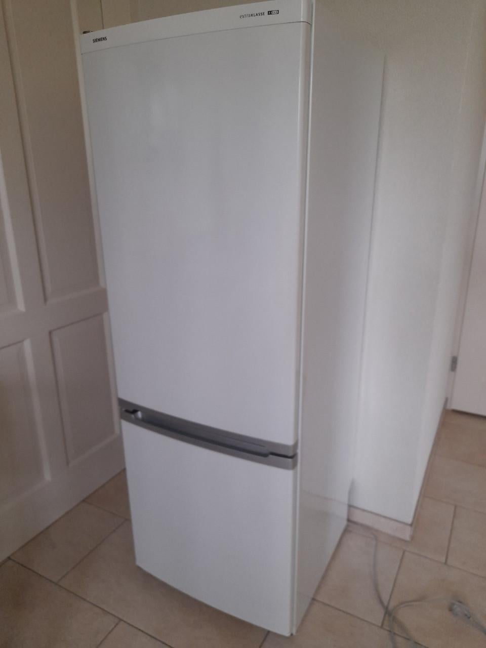 Siemens Koel-vries combinatie 60D x 55B x 155H (in goede staat)