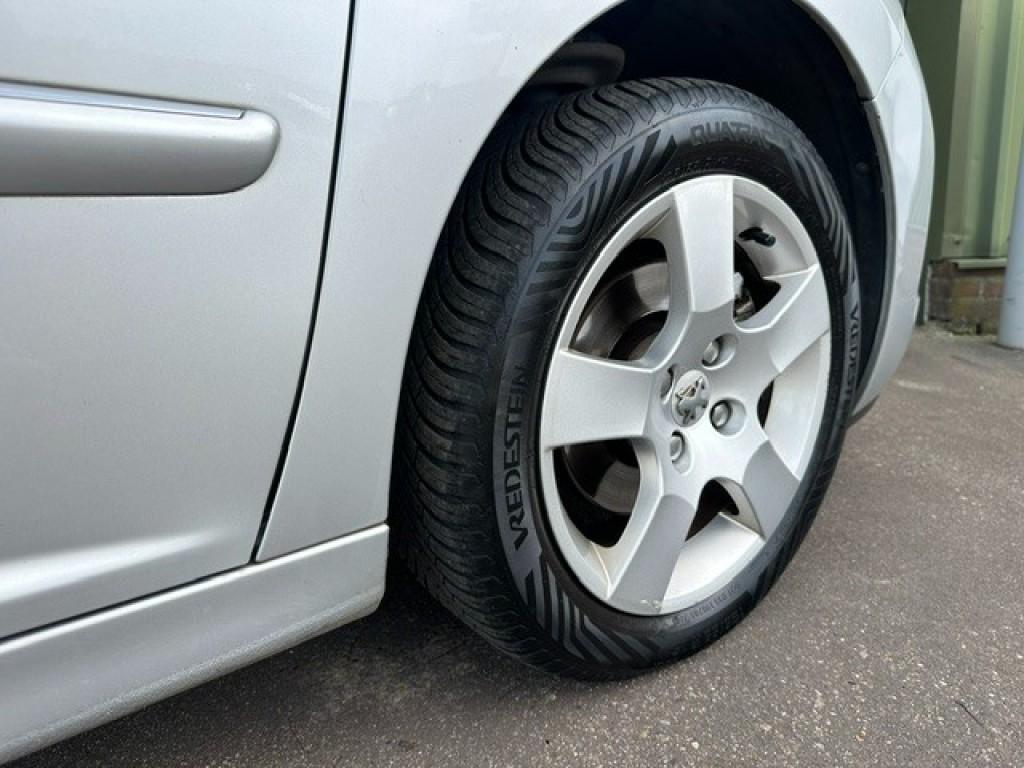 Peugeot 207 sw 1.6 vti allure