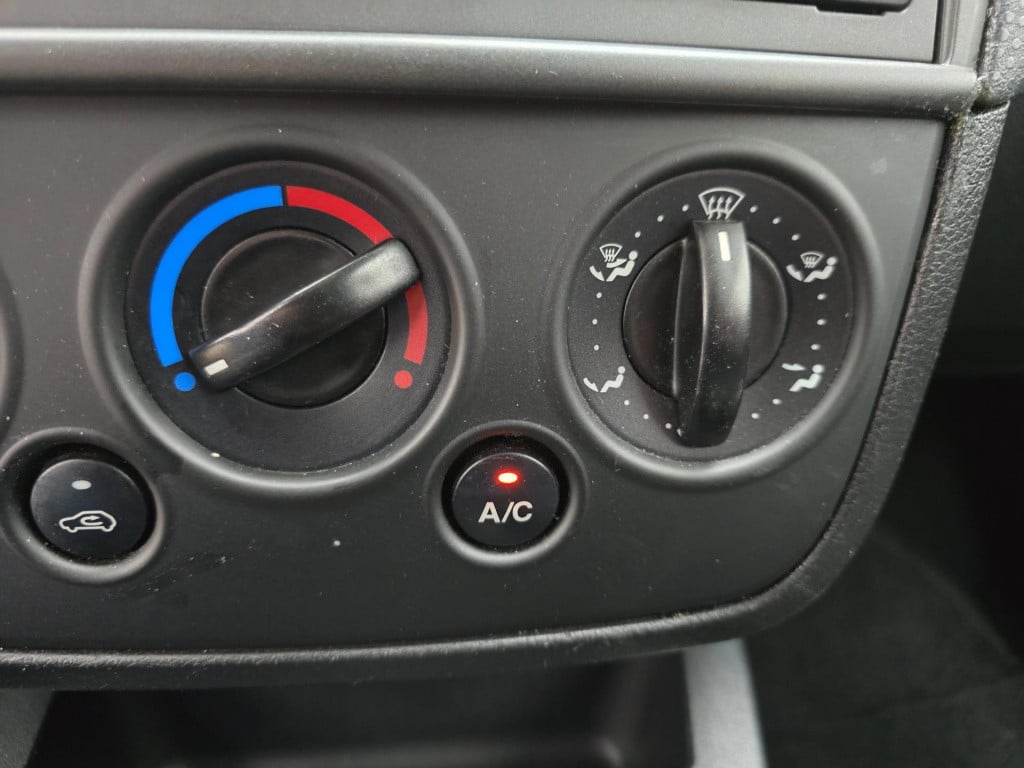 Ford Fiesta occasion 1.3-8v cool & sound | alj uitgekiend concept | airco |