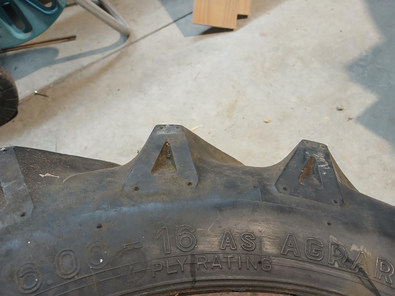 Minitractor banden 6.00_16. Agrar