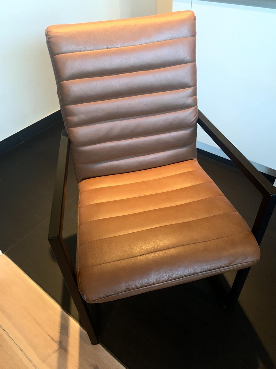 4 mooie eetkamerstoelen te koop