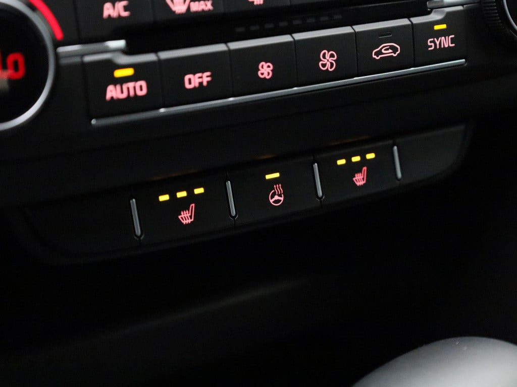 Kia Ceed Sportswagon 1.5 t-gdi mhev gt-line edition | automaat | half-leder