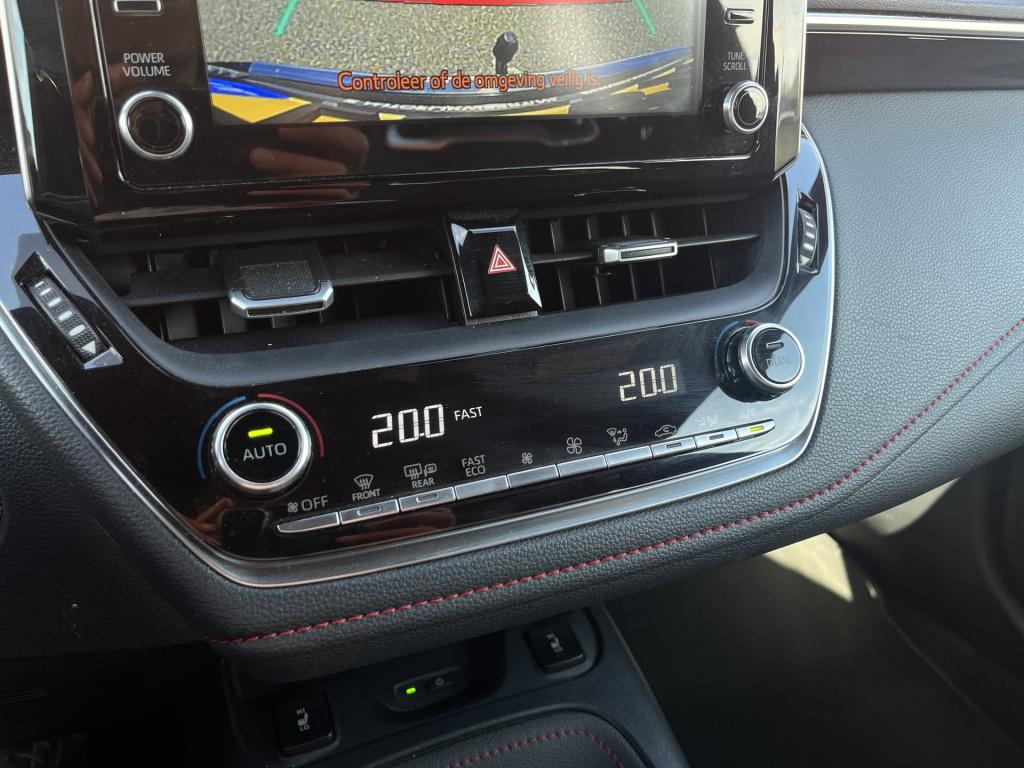 Toyota Corolla Touring Sports 2.0 hybrid executive | trekhaak | pano | nav!