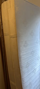 Gratis 2 matrassen 60x200