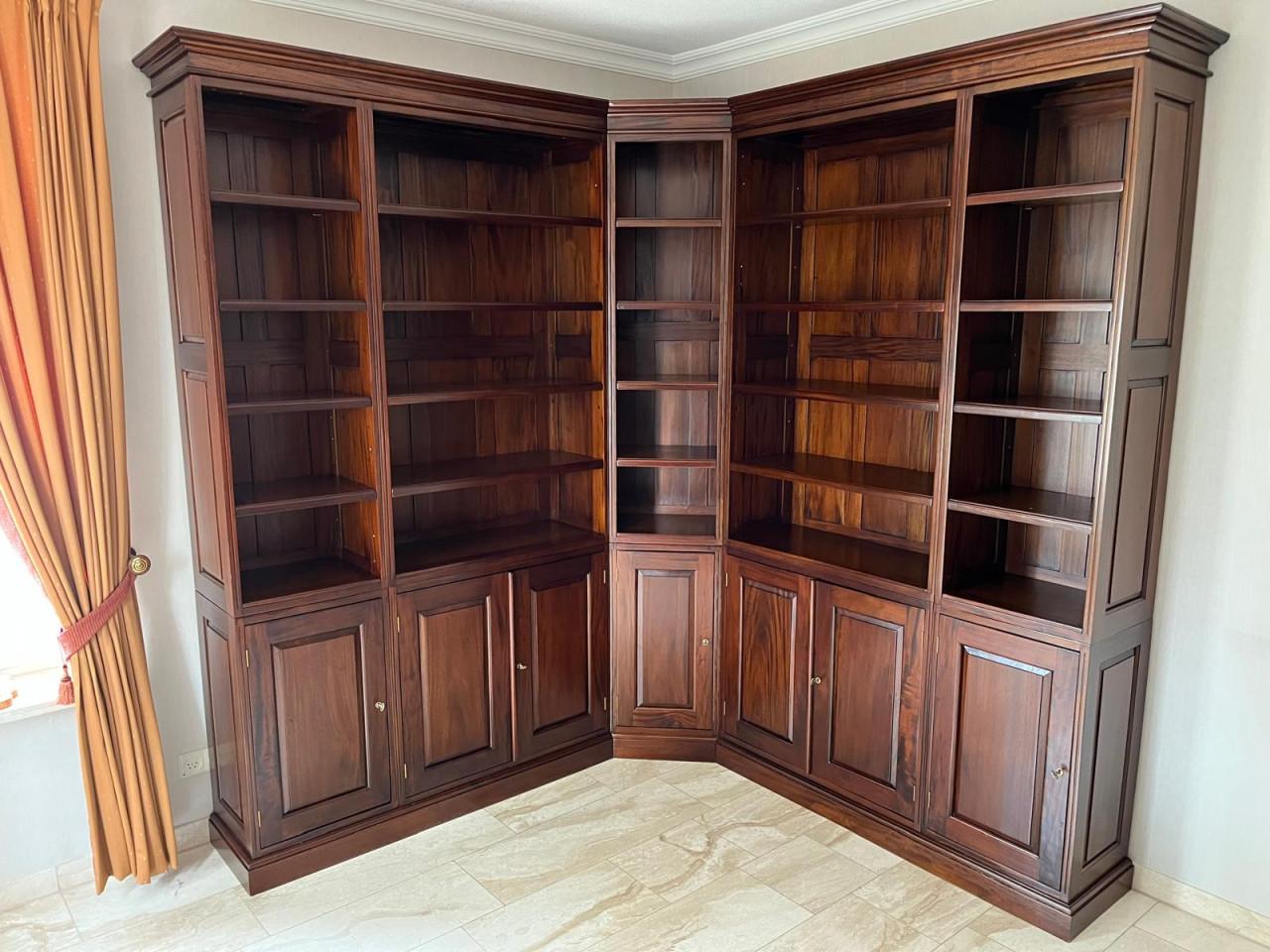 Authentieke bibliotheekkast